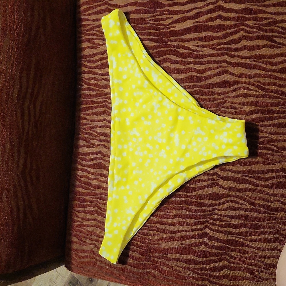 Yellow bikini size XL flower pattern Amazon brand